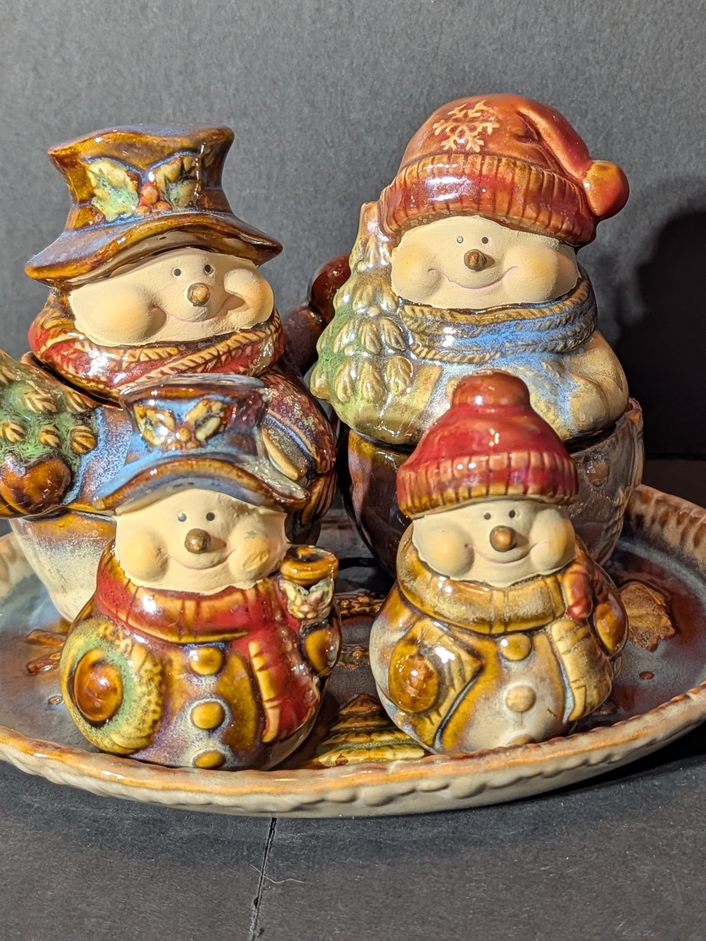 Potters Garden Ceramic Snowman Family 5 Piece Tabletop Set in Multicolor